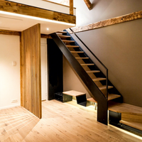 Escalier droit sur mesure en acier et bois avec poutre intégrale, pour loft, villa, duplex, grenier, avec garde-corps en verre unilatéral