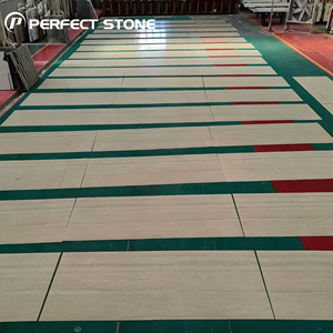 <span class=keywords><strong>Escalier</strong></span> en <span class=keywords><strong>travertin</strong></span> argenté naturel antidérapant de luxe PerfectStone pour la décoration intérieure, la conception et les projets de construction - Product Image 1