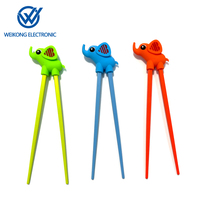Palillos de plástico de animales de dibujos animados para niños, lindo diseño de oso Panda para aprendizaje elemental, palitos de comida para entrenamiento de electrodomésticos