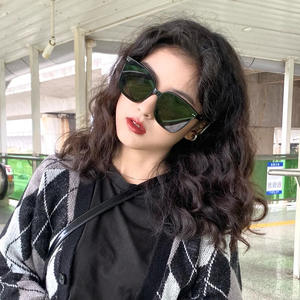 K3-6191 Gafas de sol con montura cuadrada para mujer, lentes negras Ac, protección UV400, estilo coreano de moda - Product Image 3