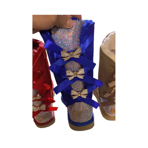 <span class=keywords><strong>Stivali</strong></span> da neve integrati in pelliccia di pecora a botte alta da <span class=keywords><strong>donna</strong></span> con fiocco di strass con diamanti Flash in <span class=keywords><strong>pelle</strong></span> imbottita e Slip-On di velluto per l'inverno - Product Image 1