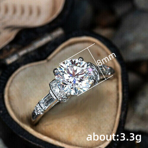 Anello con zirconi a quattro punte per donna, gioielli da dito classici e scintillanti - Product Image 5