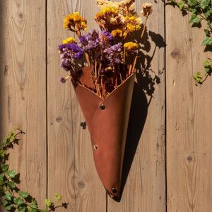 Sac de rangement mural en cuir véritable pour fleurs séchées, style vintage, décoration intérieure, emballage de bouquet décoratif, cadeaux de bienvenue - Product Image 1