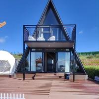 Maison en bois triangulaire préfabriquée haut de gamme personnalisée, kit de cabane modulaire durable pour usage résidentiel et de vacances