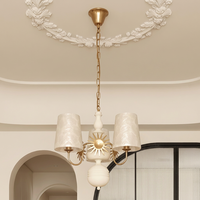 Lustre vintage en laiton finition vieillie, 3 lumières, abat-jour en tissu, luminaire suspendu pour salon