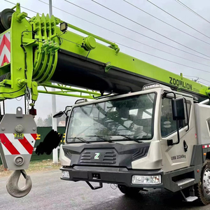 Grúa sobre Camión Zoomlion ZTC350H de 35T, Bien Mantenida, Funcionamiento Fluido, Componentes Originales para Trabajos de Ingeniería - Product Image 1