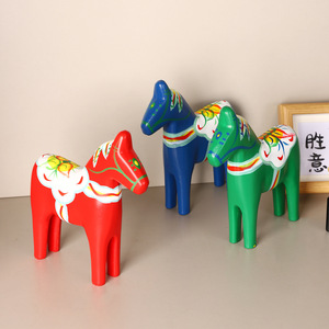 Figura de Caballo Suo Jun Dala de Madera, Rojo, Verde y Azul, Estilo Nórdico, Decoración para el Hogar, Adorno de Escritorio - Product Image 2