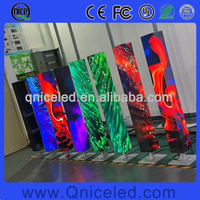 Afficheur LED portable mince en forme de pilier, écran publicitaire vidéo dynamique programmable, colonne LED, affichage numérique 4 faces, kiosque P1.86 P2