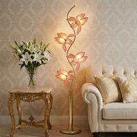 Lampe sur pied LED florale moderne, base en métal doré, 4 têtes, lampe sur pied florale pour salon, chambre à coucher, décoration de la maison