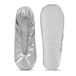 Nueva Plantilla de toalla de moda, <span class=keywords><strong>zapatos</strong></span> planos de baile dorados para <span class=keywords><strong>Club</strong></span> nocturno, <span class=keywords><strong>zapatos</strong></span> plegables de bailarina, <span class=keywords><strong>zapatos</strong></span> de Ballet desechables de tela satinada - Product Image 5