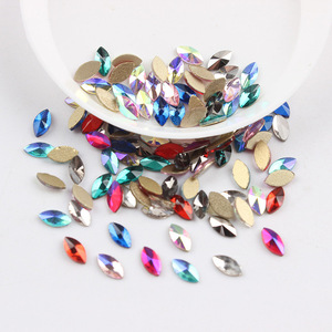 यानटुओ के विभिन्न आकार मिश्रण रंग नाखून गैंडे बिना हॉटफिक्स गैंडा के आकार के क्रिस्टल पत्थर - Product Image 1