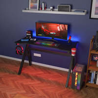 Bureau d'ordinateur moderne et simple en métal pour le bureau à domicile avec design ergonomique, porte-gobelet et crochet pour casque