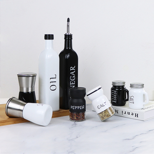 Distributeur <span class=keywords><strong>de</strong></span> bouteilles en verre vide noir et <span class=keywords><strong>blanc</strong></span> <span class=keywords><strong>de</strong></span> 8 oz 250ml 16oz 500ml pour la <span class=keywords><strong>cuisine</strong></span> avec couvercles en métal - Product Image 6