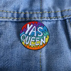 20375-4 Creatieve Gay Coloful Emaille Pin Cartoon Badges Brief Koningin Regenboog Broches Voor Vrouwen Mannen