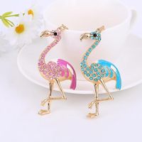 Gantungan Kunci Berlian Imitasi Bentuk Flamingo Aksesori Ornamen Liontin Dekoratif Bergaya Mengkilap Cerah untuk Tas Ransel Tas Tangan