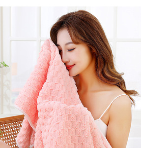 Meilleure Vente Ensemble <span class=keywords><strong>de</strong></span> Serviettes <span class=keywords><strong>de</strong></span> <span class=keywords><strong>Bain</strong></span> en Microfibre en Gros, <span class=keywords><strong>Serviette</strong></span> Personnalisée en Polaire Corail Épaisse - Product Image 5