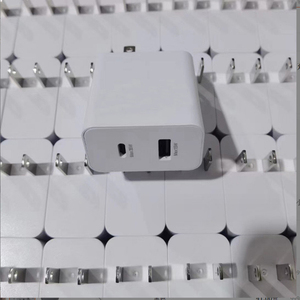 อะแดปเตอร์ชาร์จเร็ว 20W หัวปลั๊กแบบ UK พอร์ต USB-C อุปกรณ์เสริมโทรศัพท์มือถือ สำหรับโทรศัพท์ซัมซุง และ iPhone 15 Pro Max - Product Image 3