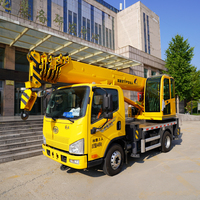 Grue automobile 6t avec flèche à 7 sections, mini-grue hydraulique sur camion pour la construction rurale et le retransplantage d'arbres