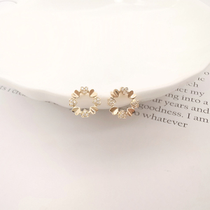 Đồ Trang Sức Mỹ 18K Rắn Vàng Stud Bông Tai Tốt Mạ Hình Trái Tim Lãng Mạn Thiết Kế Kích Thước Khác Nhau Có Sẵn Dễ Thương Quà Tặng Cho Người Phụ Nữ - Product Image 3