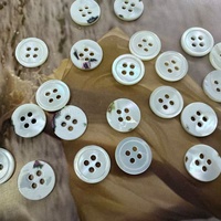 Vente en gros de boutons en nacre blanche naturelle personnalisés à 4 trous Troca Shell Boutons de vêtements polis