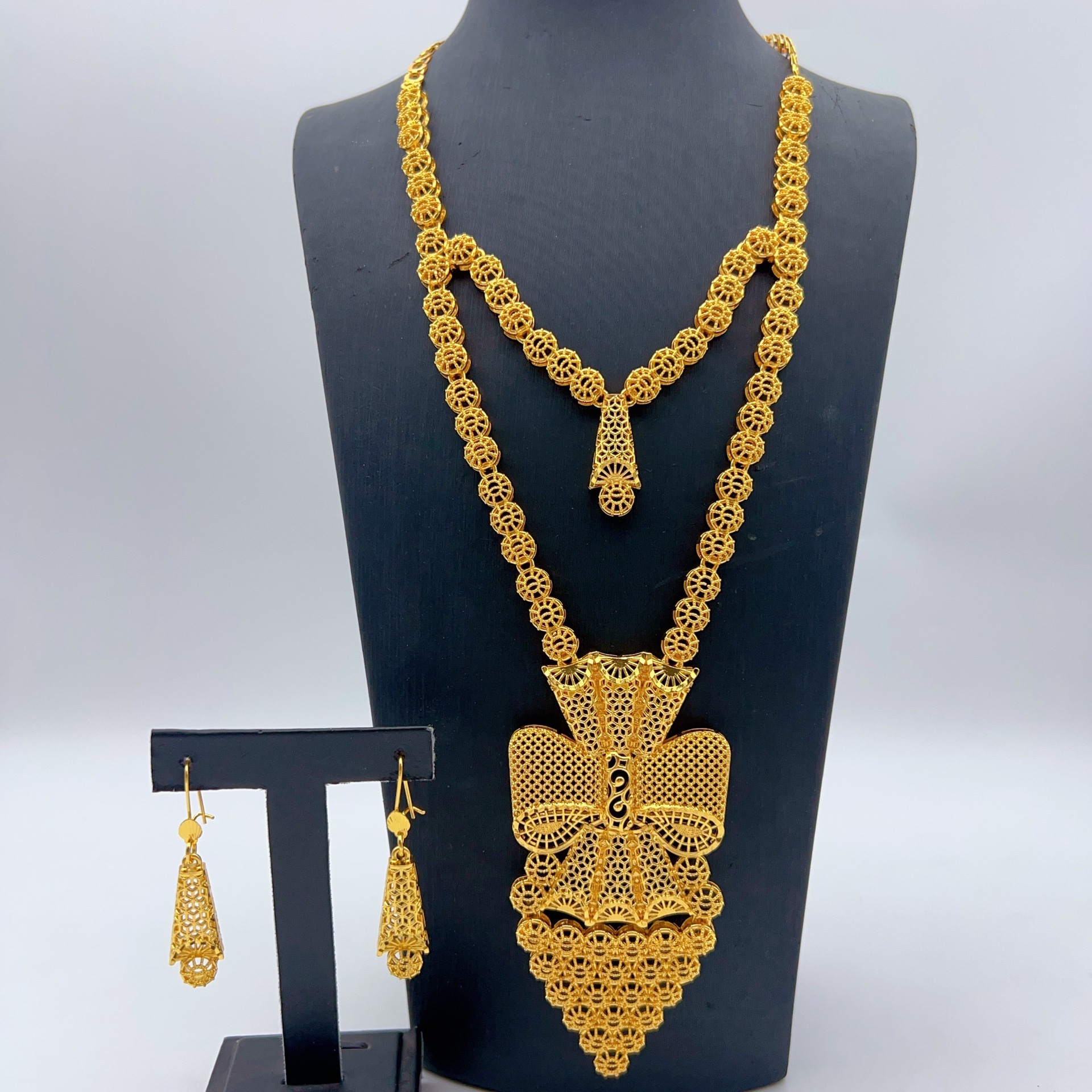 Ensemble collier et boucles d'oreilles en or Aml-142