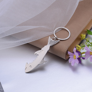 Décapsuleur de bouteille de <span class=keywords><strong>vin</strong></span> en alliage de zinc KCH Multi Sharp, forme de requin moderne, porte-clés personnalisé, cadeau promotionnel mignon - Product Image 2