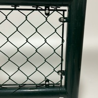 Groen PVC-gecoate kettingmat hekwerksysteem met metalen palen voor residentiële gebieden en parkdecoratie