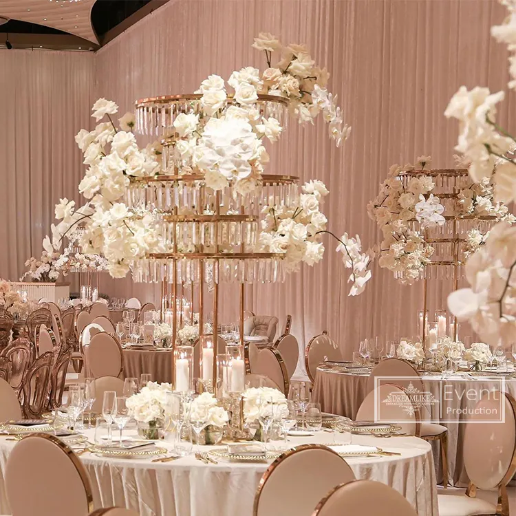 Decorazione della tavola modello squisito centrotavola per matrimoni in metallo dorato supporto per fiori centrotavola per candele grande in cristallo
