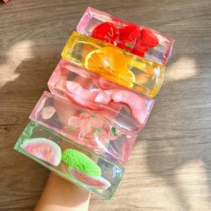 Juguete antiestrés de vaselina transparente con forma de fruta alargada, para apretar y jugar, ideal para el alivio del estrés transfronterizo. - Product Image 1