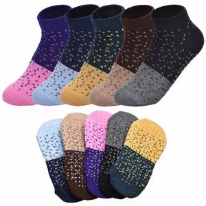 Chaussettes Pilates professionnelles en coton peigné de yoga antidérapantes pour femmes - Product Image 1