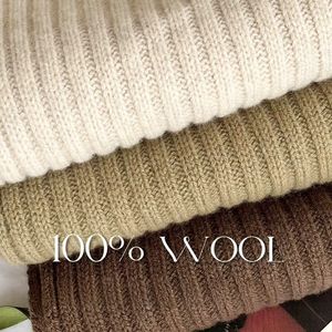 Écharpe douce 100% laine à rayures verticales, écharpe épaisse tricotée pour l'automne et l'hiver, accessoire de cou confortable unisexe, cadeau idéal pour elle/lui - Product Image 6