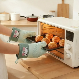 Oven Mitts Thickened Silicone Heat Resistant <b>Green</b> Bear Cartoon Design For Baking <b>Microwave</b> Oven Use - Product Image 1