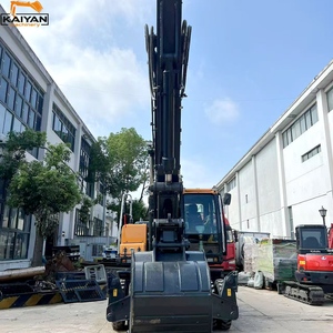 Excavatrice sur pneus Hyundai, machine de terrassement hydraulique noire, équipement de construction - Product Image 3