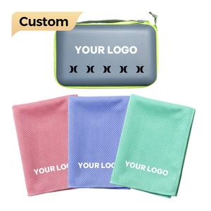 Toalla Deportiva Refrigerante de Microfibra Antimicrobiana Ecológica de Alta Calidad con Impresión Personalizada, Secado Rápido, en Rojo, Verde y Morado - Product Image 1