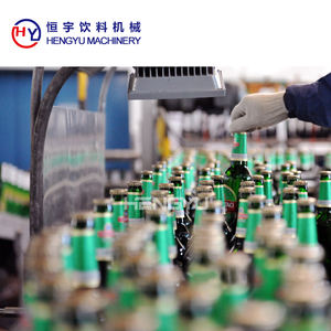 Maquinaria de Producción de Bebidas Carbonatadas de Vidrio CSD Industry 14000BPH, Línea de Procesamiento de Refrescos OEM - Product Image 1