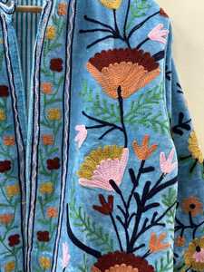 เสื้อแจ็คเก็ตผ้ากำมะหยี่ปักมือลายสัตว์ ผ้าฝ้าย ระบายอากาศได้ดี สไตล์วินเทจ อุซเบก โบโฮ ติดกระดุม  เหมาะสำหรับฤดูหนาว ของขวัญสำหรับเธอ - Product Image 4