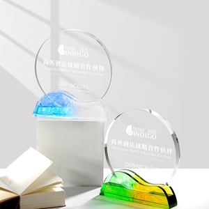 Trophée <span class=keywords><strong>et</strong></span> <span class=keywords><strong>plaque</strong></span> en cristal rond <span class=keywords><strong>vert</strong></span> <span class=keywords><strong>orange</strong></span> avec base Prix de compétition sportive de haute qualité Prix du trophée en cristal de qualité - Product Image 3