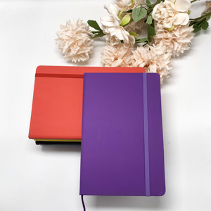 สมุดบันทึกปกแข็งหนัง PU ขนาด A5 100 แผ่น แบบมีเส้นบรรทัด พิมพ์ลายดิจิทัลตามสั่ง ได้รับการรับรองมาตรฐาน BSCI สำหรับนักเรียน - Product Image 4