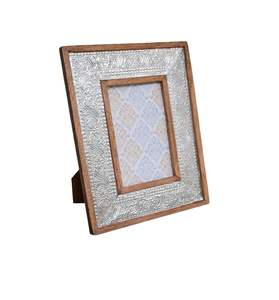 Cadre photo en bois fabriqué à la main avec texture naturelle compatible avec les impressions standard personnalisation de la décoration de la maison ou du bureau - Product Image 4