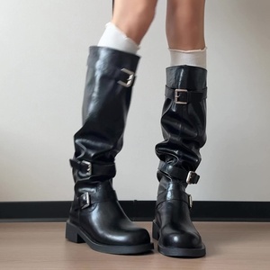 Bottes hautes noires en cuir pour femme avec boucle, talon carré épais, bout rond, style décontracté vintage western - Product Image 1