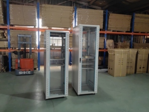 热销包装地板标准数据机架机柜立式通风网络机柜供应商服务器计算机架 - Product Image 2