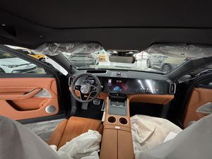 AITO M8 EREV/EV SUV |   Huaw Ei ADS 3.0 |   Vehículo de Lujo con Tracción en las Cuatro Ruedas de 5/6 Plazas - Product Image 4