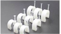 Clips de fixation pour câbles muraux carrés en plastique avec clous à béton disponibles