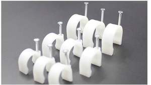 Clipes de Cabo de Parede Quadrados de Plástico com Pregos de Concreto Disponíveis - Product Image 3