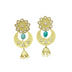 Boucles d'oreilles traditionnelles élégantes de qualité supérieure avec pierres d'usure traditionnelles Look for Party Wedding Wear Collection pour femmes - Product Image 1