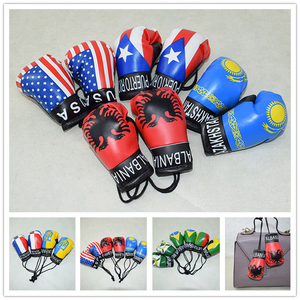 Guantes <span class=keywords><strong>de</strong></span> <span class=keywords><strong>boxeo</strong></span> <span class=keywords><strong>de</strong></span> diferentes banderas nacionales <span class=keywords><strong>de</strong></span> cuero PU <span class=keywords><strong>de</strong></span> tamaño pequeño con logotipo personalizado para espejo retrovisor <span class=keywords><strong>de</strong></span> coche, <span class=keywords><strong>accesorios</strong></span> colgantes - Product Image 2