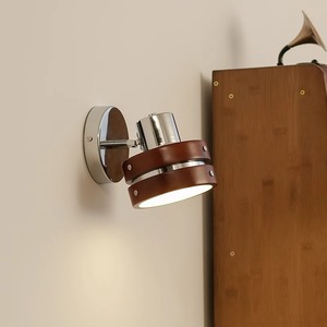 Lampe murale rotative vintage française, lampe de chevet LED en bois et métal pour la décoration intérieure de la chambre à coucher - Product Image 4
