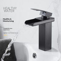Keran Air Terjun Empat Arah untuk Kabinet Kamar Mandi Wastafel Satu Lubang Baja Tahan Karat Hitam Keran Air Panas/Dingin Gaya Nordik