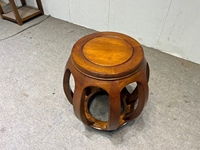 Handgefertigter Massivholz-Trommelhocker - Vintage Runder Hocker für Zuhause & Café, Natürliche Holzoberfläche (Tali- oder Okan-Holz)
