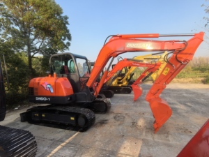 รถขุดดินมือสอง Doosan DH60-7 ของแท้จากเกาหลี รถขุดขนาดเล็ก Doosan DH60 น้ำหนัก 6 ตัน รถขุดตีนตะขาบมือสอง เครื่องจักรไฮดรอลิก Daewoo - Product Image 1